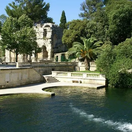 Apartamento Au 5 De La Source - 3* Uzès