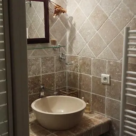Au 5 De La Source - 3* Uzès