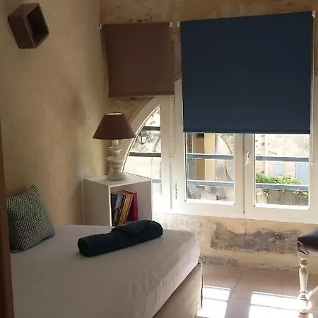 Au 5 De La Source - 3* Apartamento Uzès