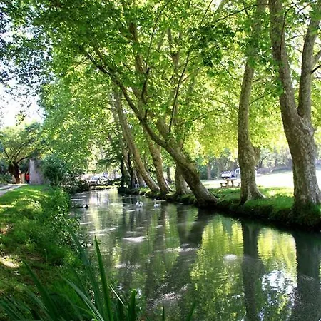 Au 5 De La Source - 3* * Uzès